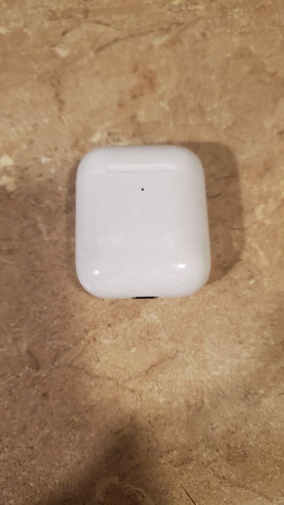 Apple airpods wireless charging case ( airpods not included )