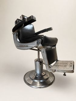 Vintage Belmont Barber Chair- Excellent condition!