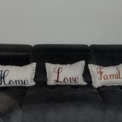 Sets Of 3  Throw Pillows