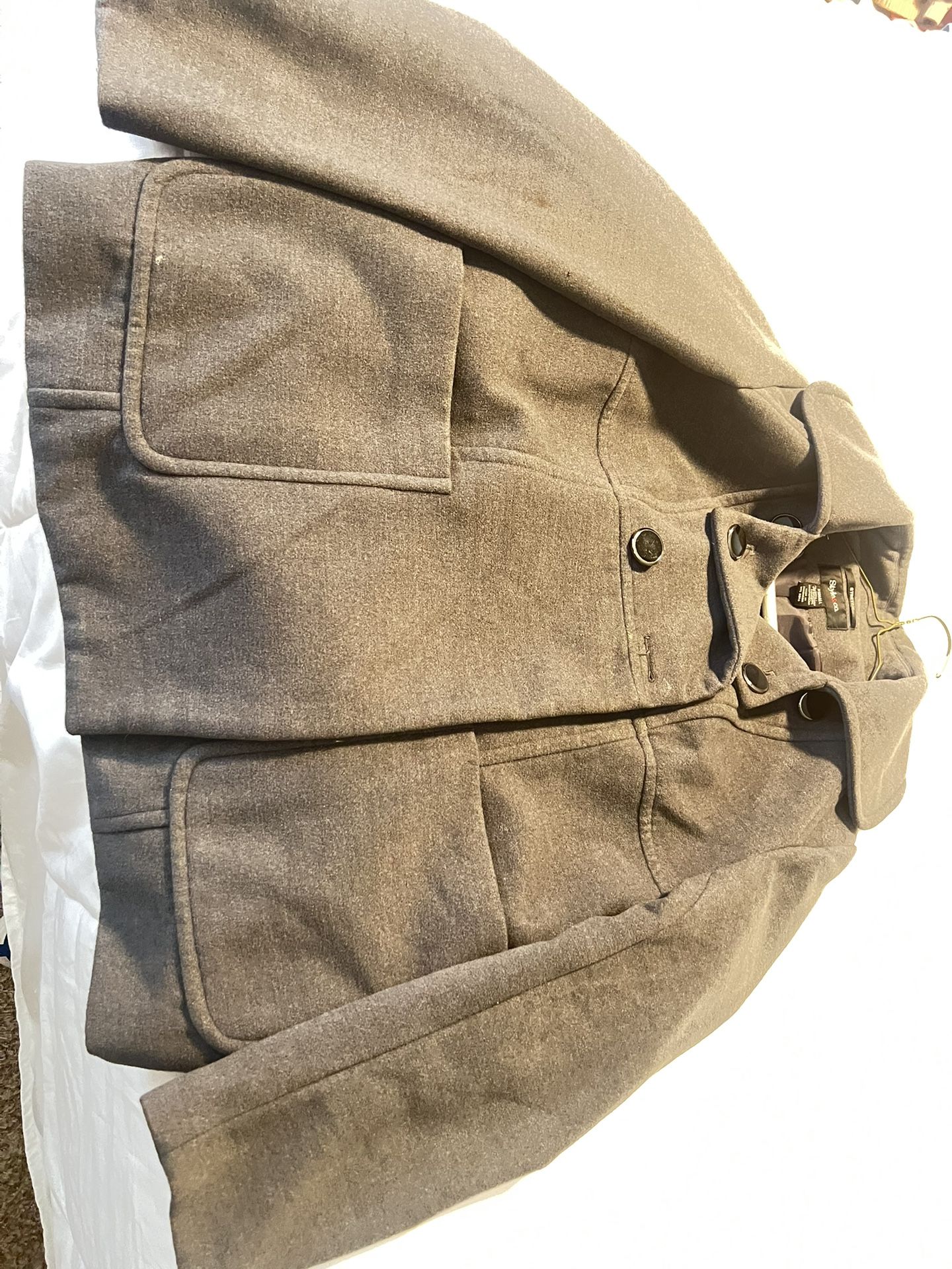 Abrigo Para Mujer En Buenas Condiciones $30