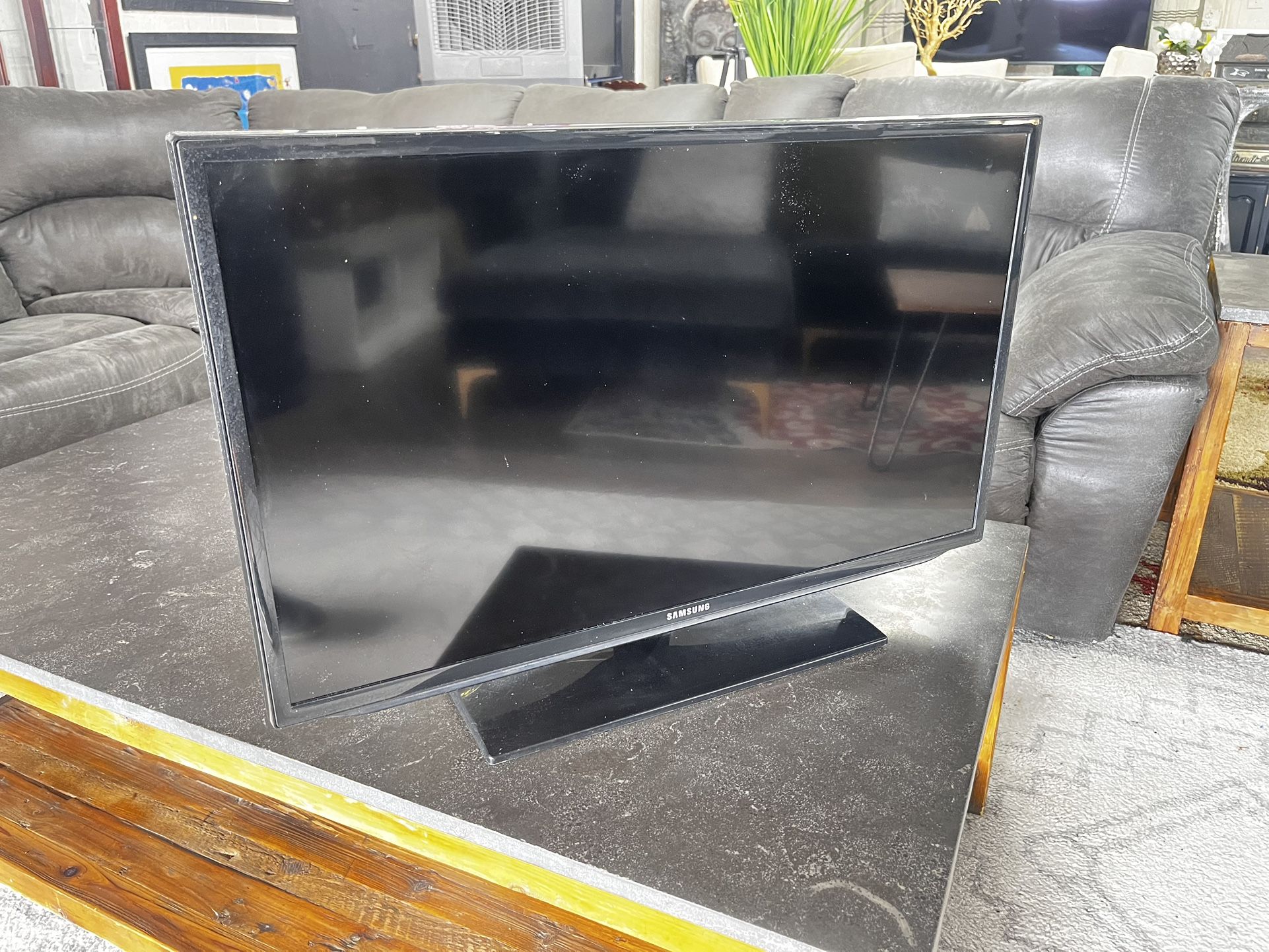 32 inch TV