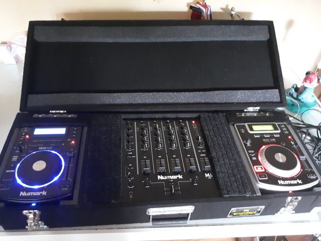 DJ Equipment- Newmark on Deck