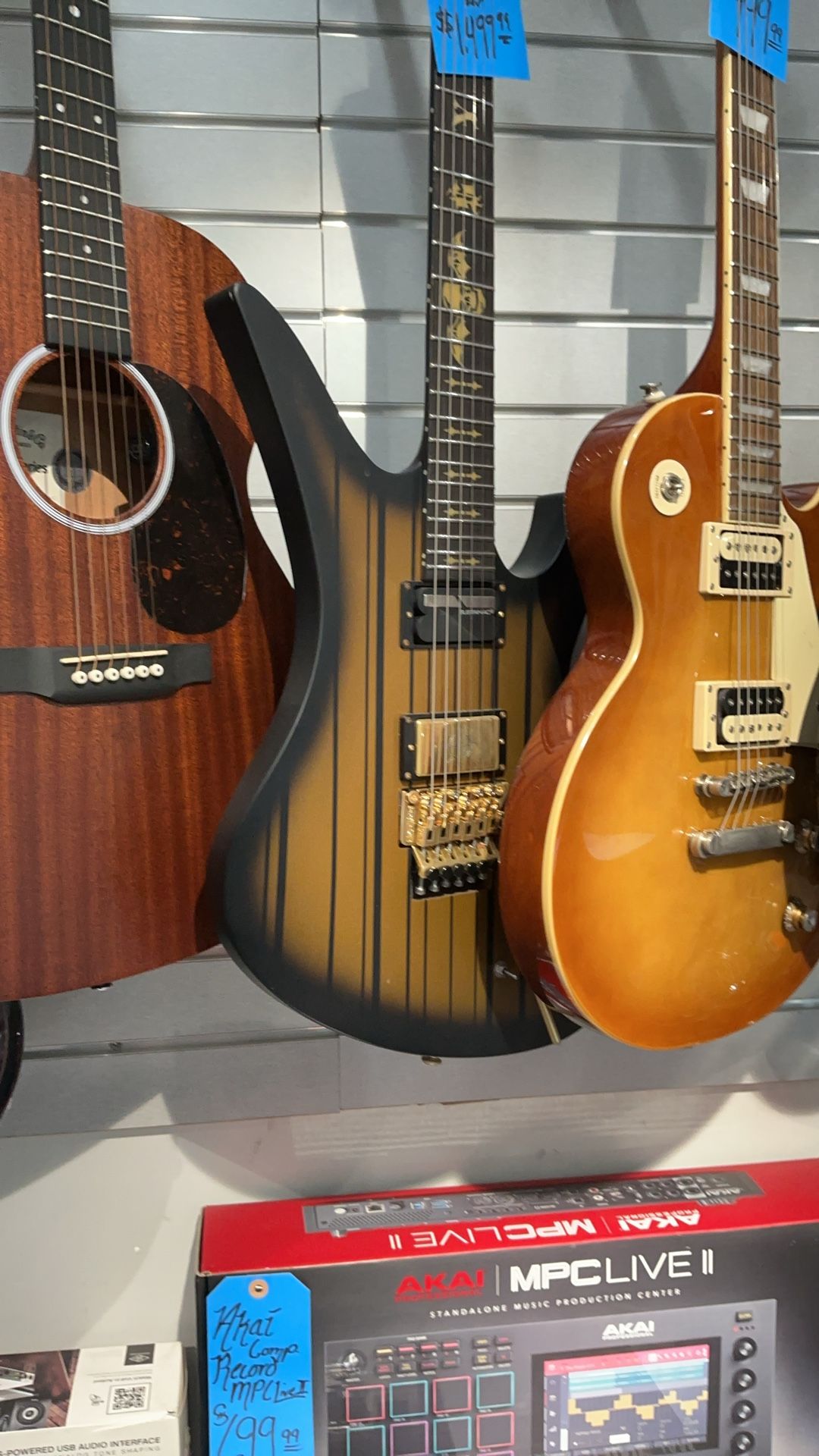 Shechter diamond series custom S no case with whammy bar great condition