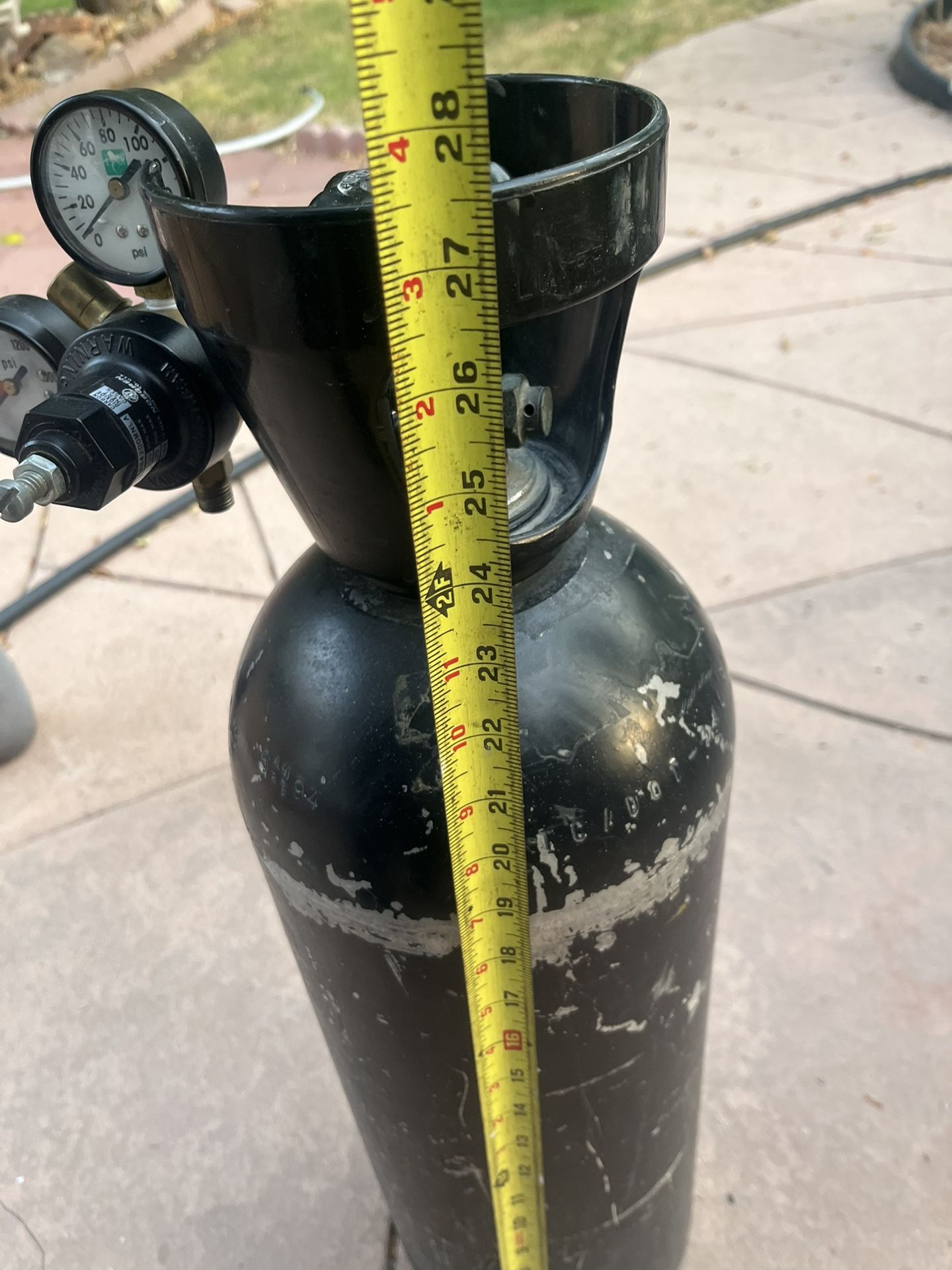 CO2 bottle 20 pound measurements are in the pictures