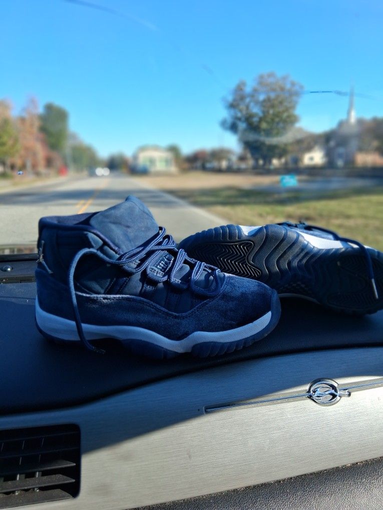 Jordan 11 Midnight Blues
