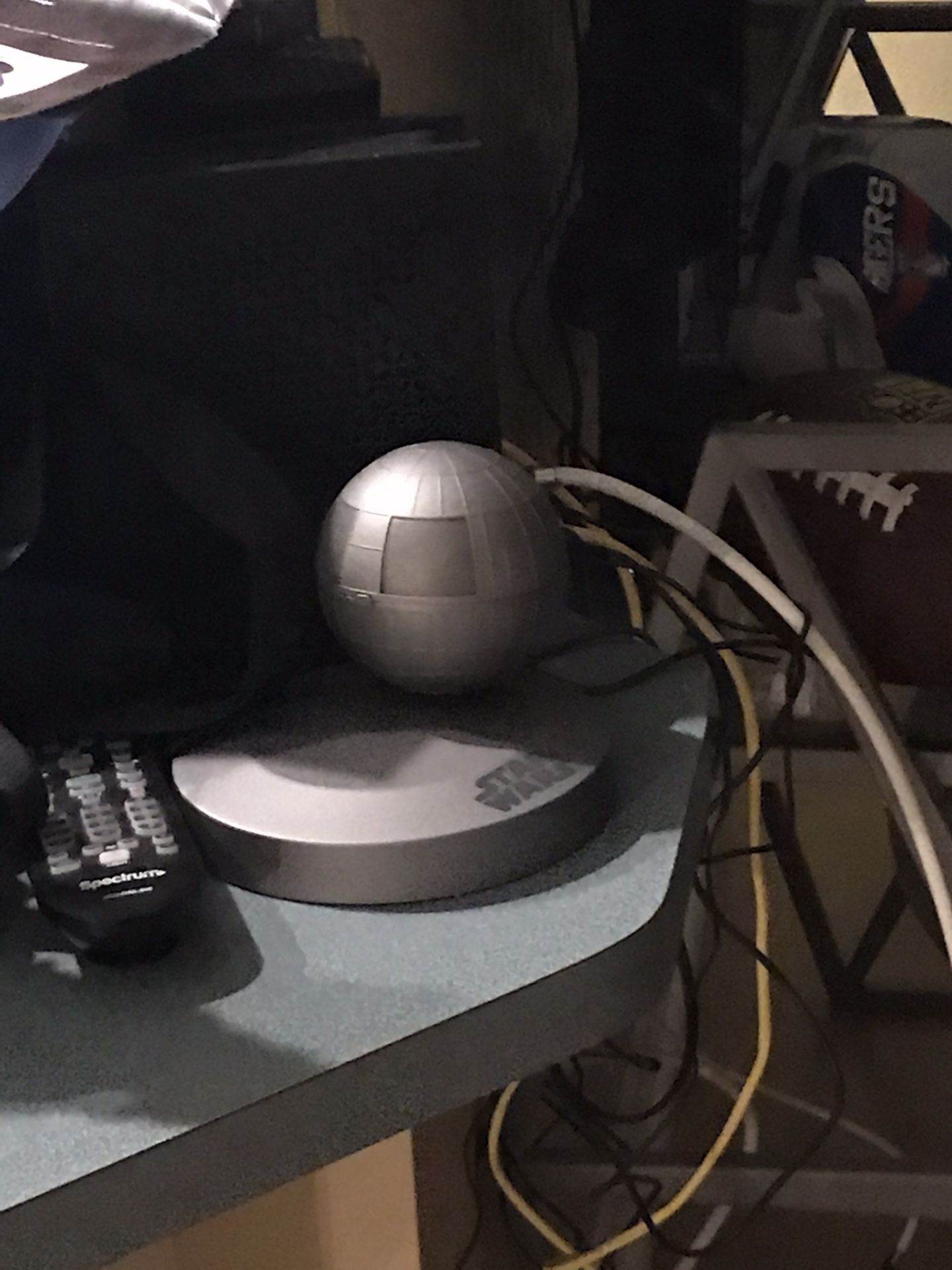 Star Wars floating Bluetooth speaker