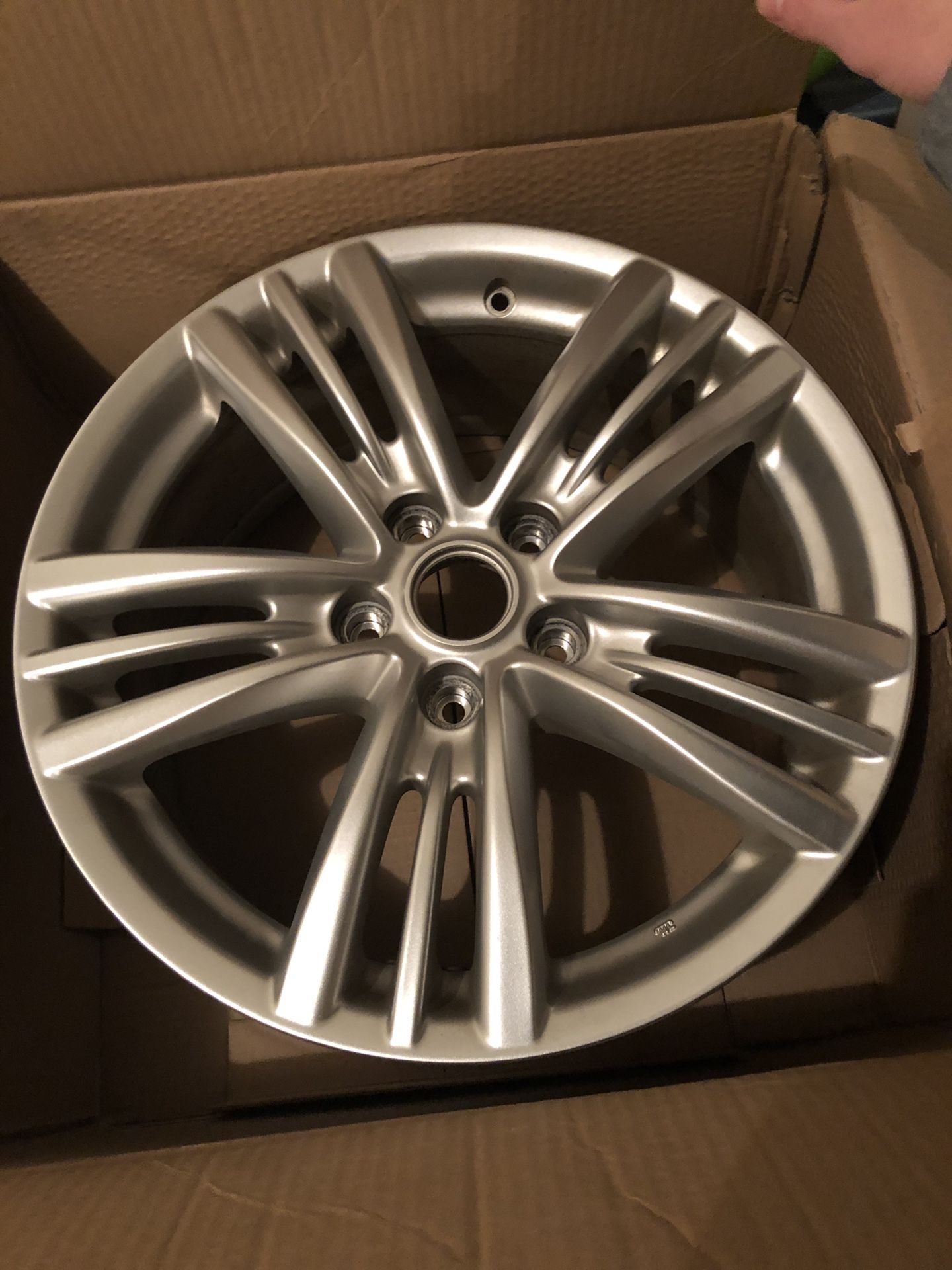 Infiniti G37 2013 OEM Rims 17’