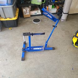 Louiville Blue Flame Pitching Machine