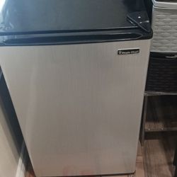 Magic Chef Refrigerator