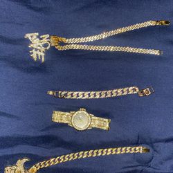 GOLD CHAIN COLLECTION  (SALE) TAKE ALL 4 ITEMS HOME FOR JUST$40