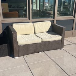 Wicker Loveseat With Cushions 