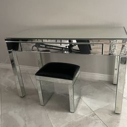 Mirrored Vanity With Stool 