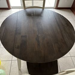 Dining Room Table & Chairs 