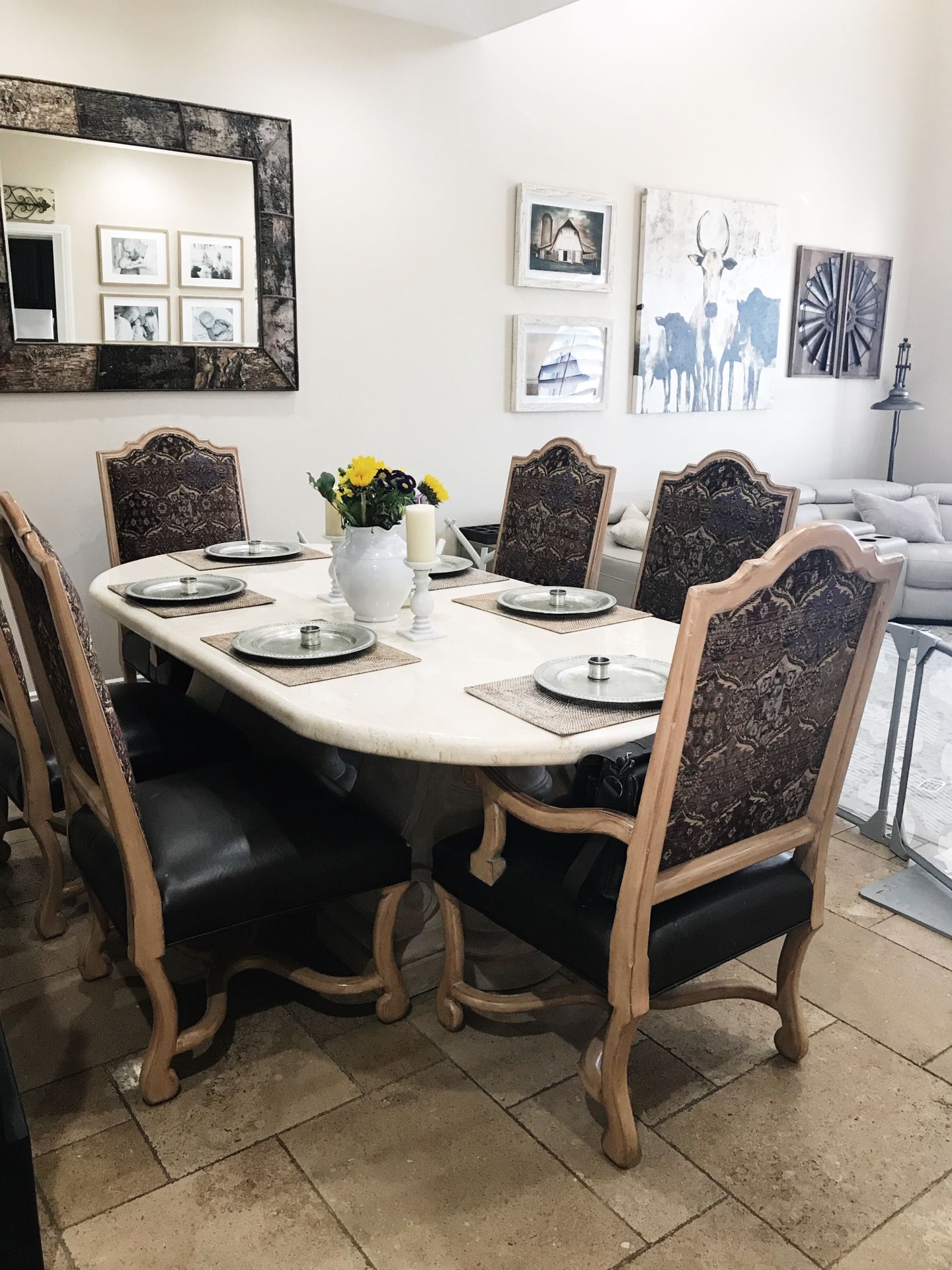 Dining Table & Chairs, Kreiss Furniture for Sale in Portola Hills, CA
