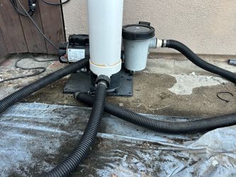Pool pump with filter cartridge