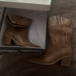 Cowgirl Boots Brown Size 6
