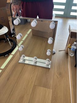 Vanity mirror