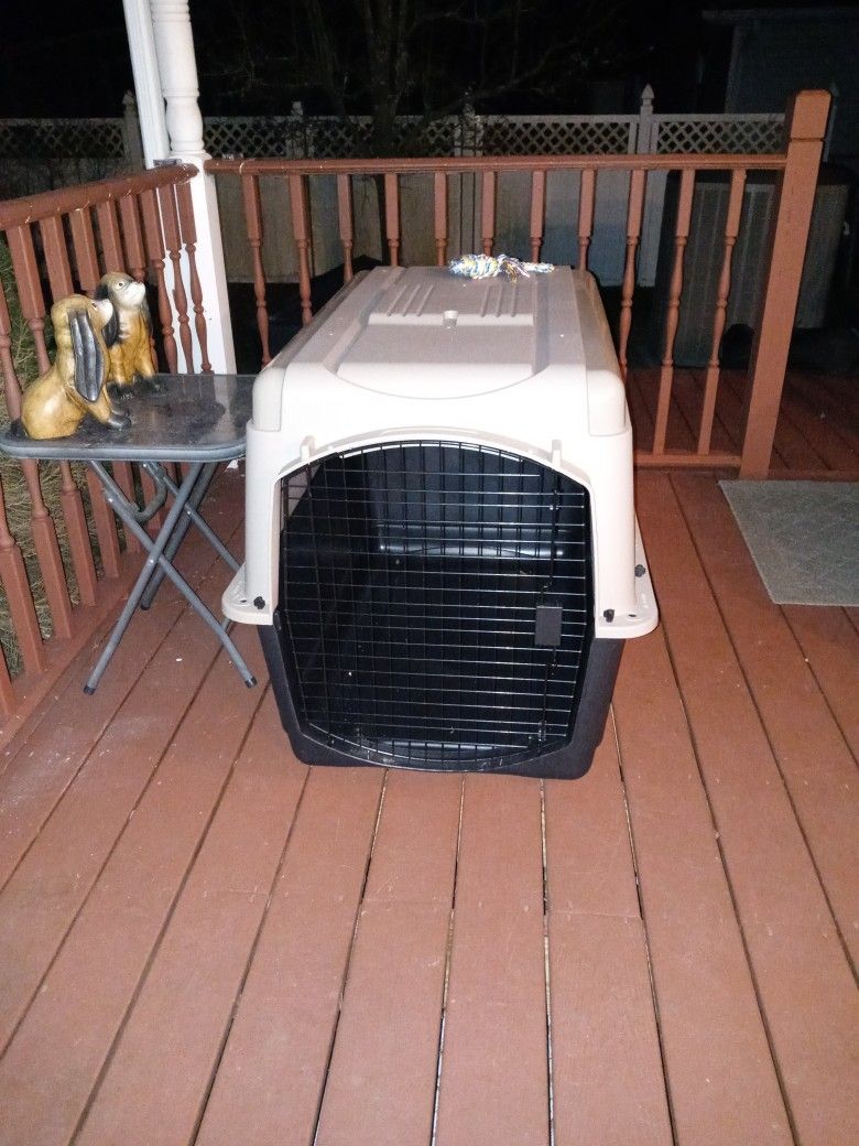 Dog Kennel 40X27X30 Like New Only 2 Months Old!