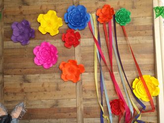 Vendo 21 flores. Son dos tamaños. $80 Por todas