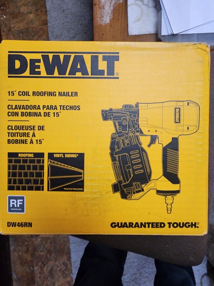 Dewalt Pneumatic 15° Roofing Nailer