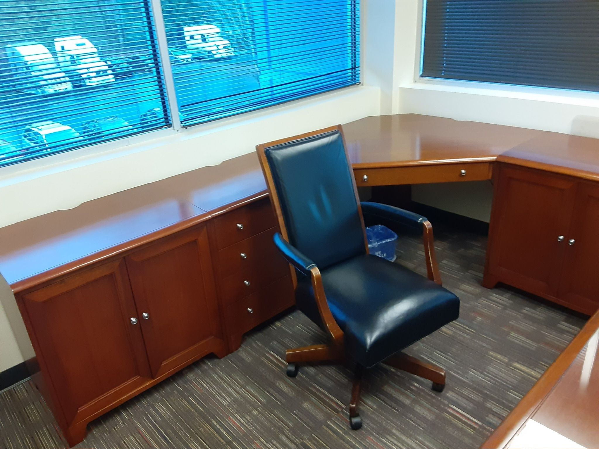 Ethan Allen Executive Desk