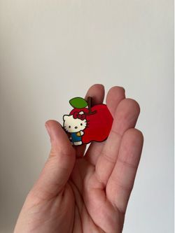 Hello Kitty Sanrio pin
