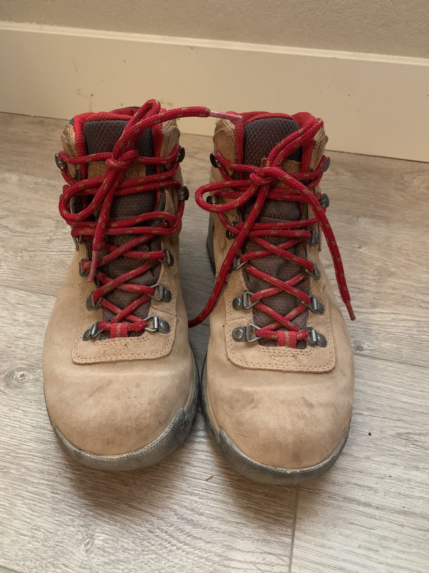 Women’s Hiking Boots