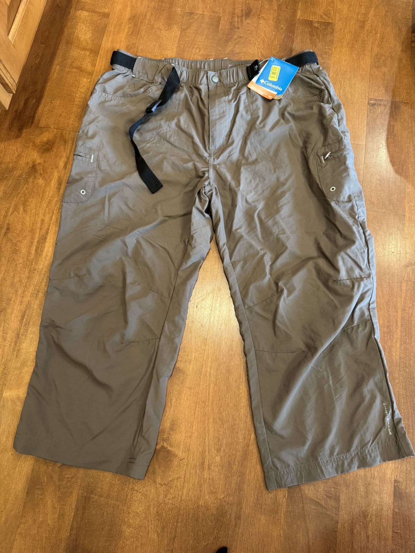 Woman’s New Columbia Omni Shade Pants Shipping Available