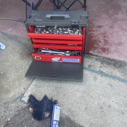 Snap on portable toolbox full of crafting tools