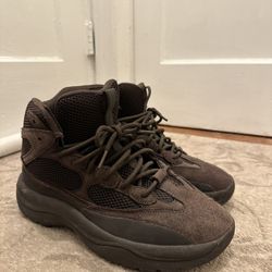 Yeezy Mocha Boots Size 11 