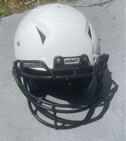 Schutt Vengeance A11 Football Helmet – Small – White/Black