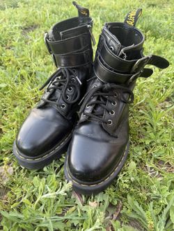 Doc Martens Buckle Combats ~ 9 M