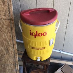 Igloo water 💦 tank /Igloo 5-gal water cooler