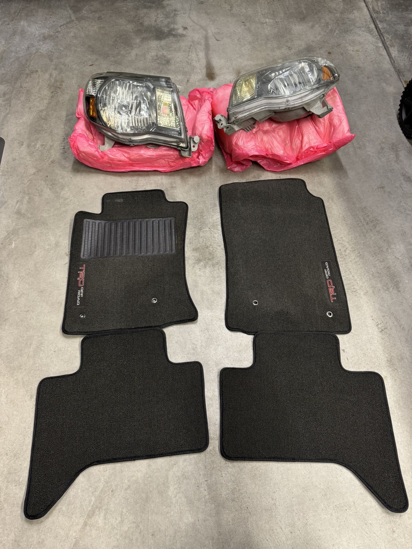 2005-2011 Toyota Tacoma headlights / floor mats