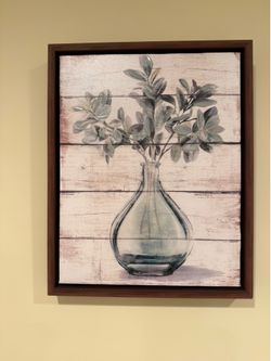 Beautiful canvas with clean glass look vase