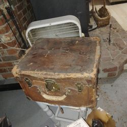 1800's Antique Top Hat & Case 