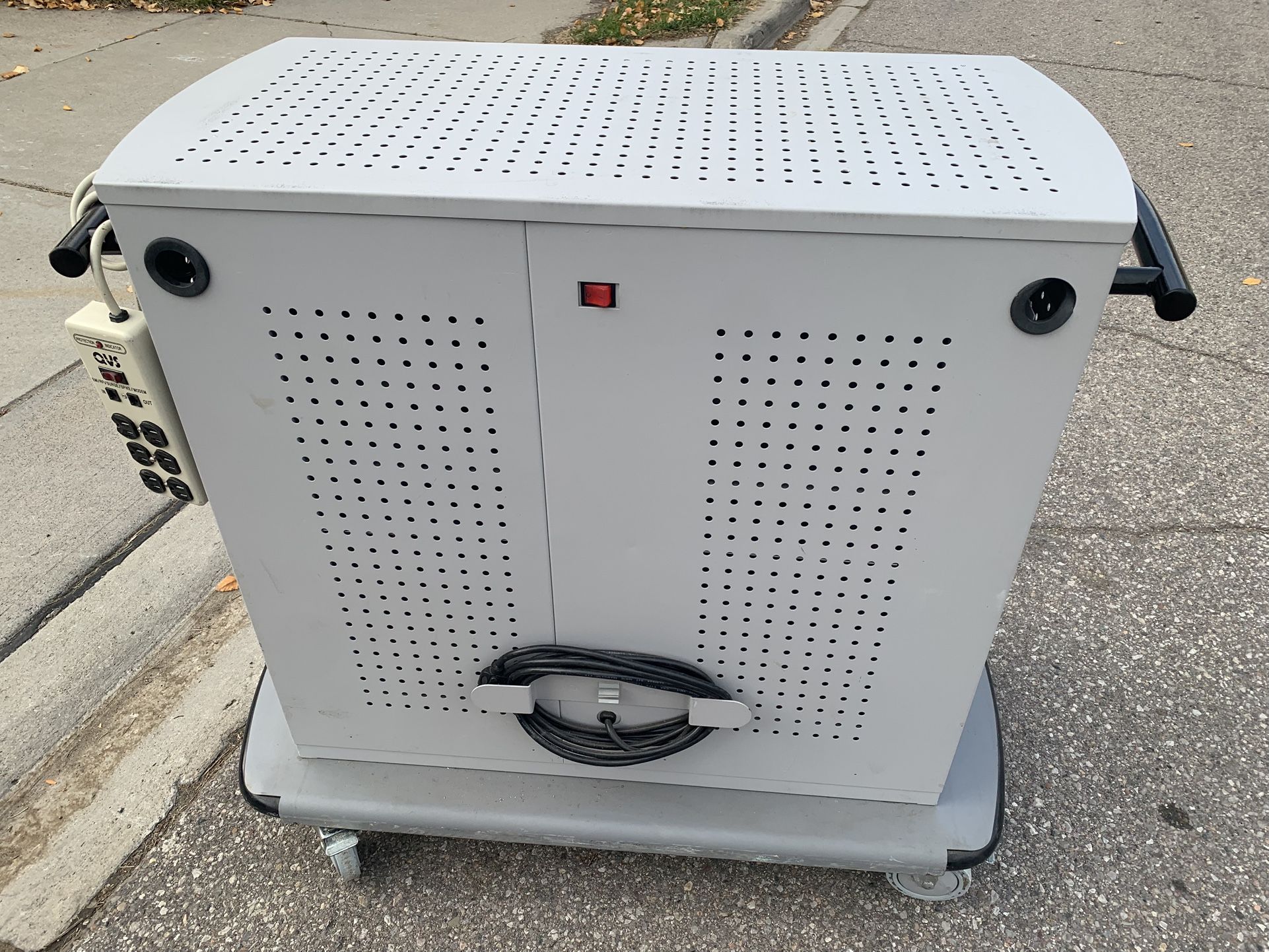 Laptop/Tablet/Chromebook/iPads Cart With Back Outlets