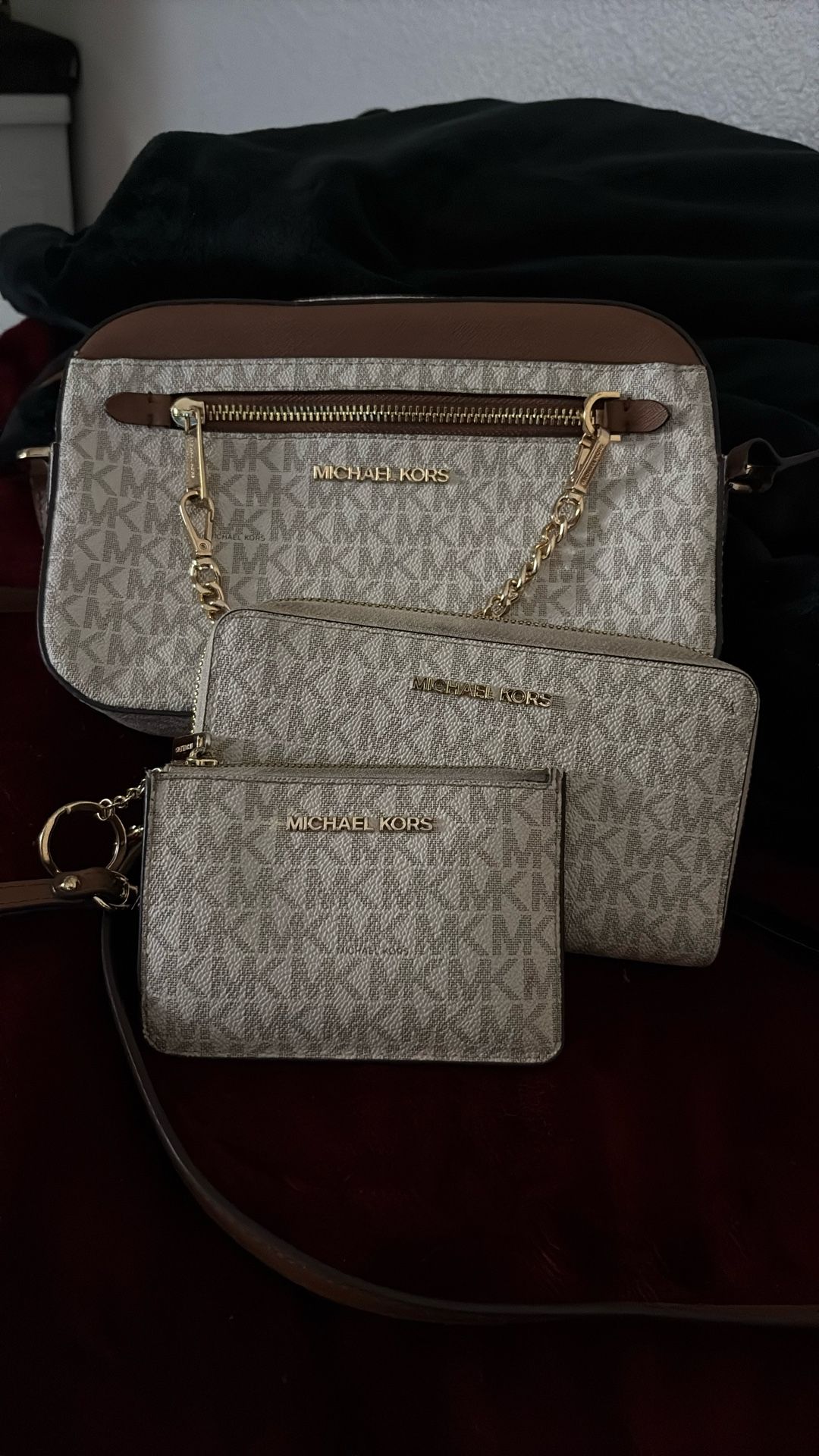 Michael Kors Purse And Wallets