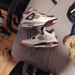 Jordan 4s