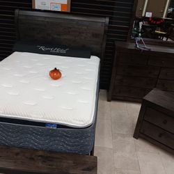 *Scary Sale Event!!!*---Terrifying Peter Queen/King Bedroom Sets---From $899!!!---Delivery And Financing😎