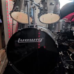 Ludwig 5 Piece Drum Set
