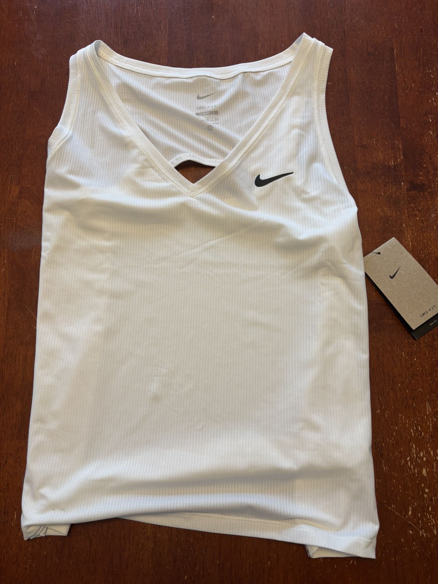 Nike Women’s White Sleeveless Dri-Fit Tank Top (XL)