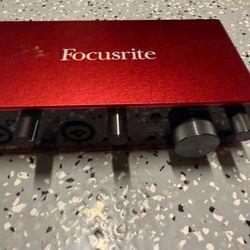 Focusrite Scarlett 2i2 - 4th Gen