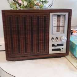 Vintage JC Penney AM /FM Tabletop Radio 