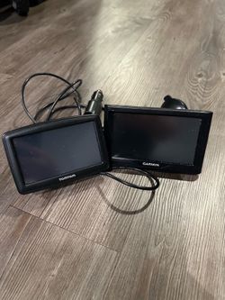 2 GPS navigators