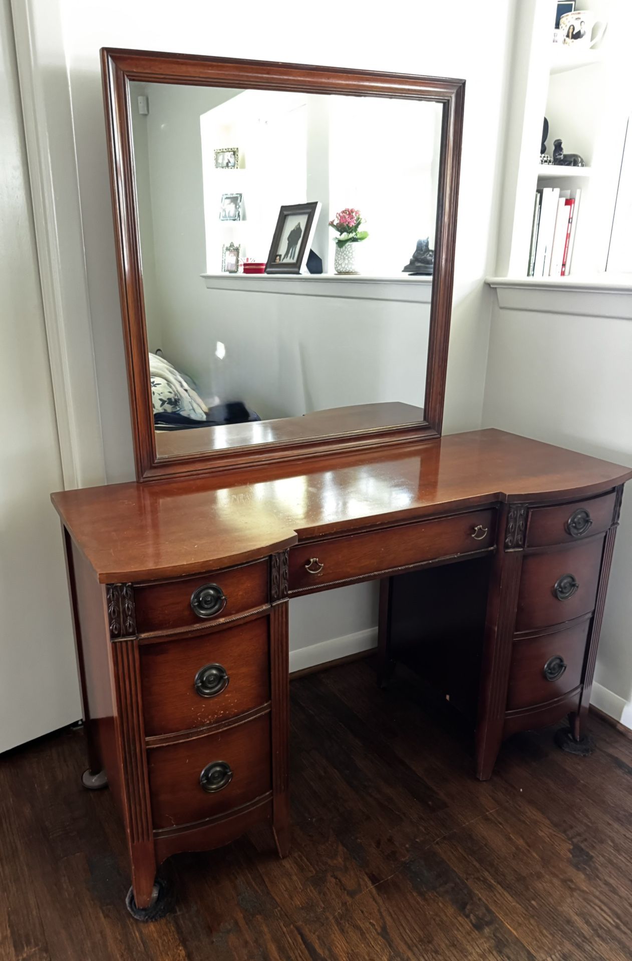 Mahogany Wooden Dresser