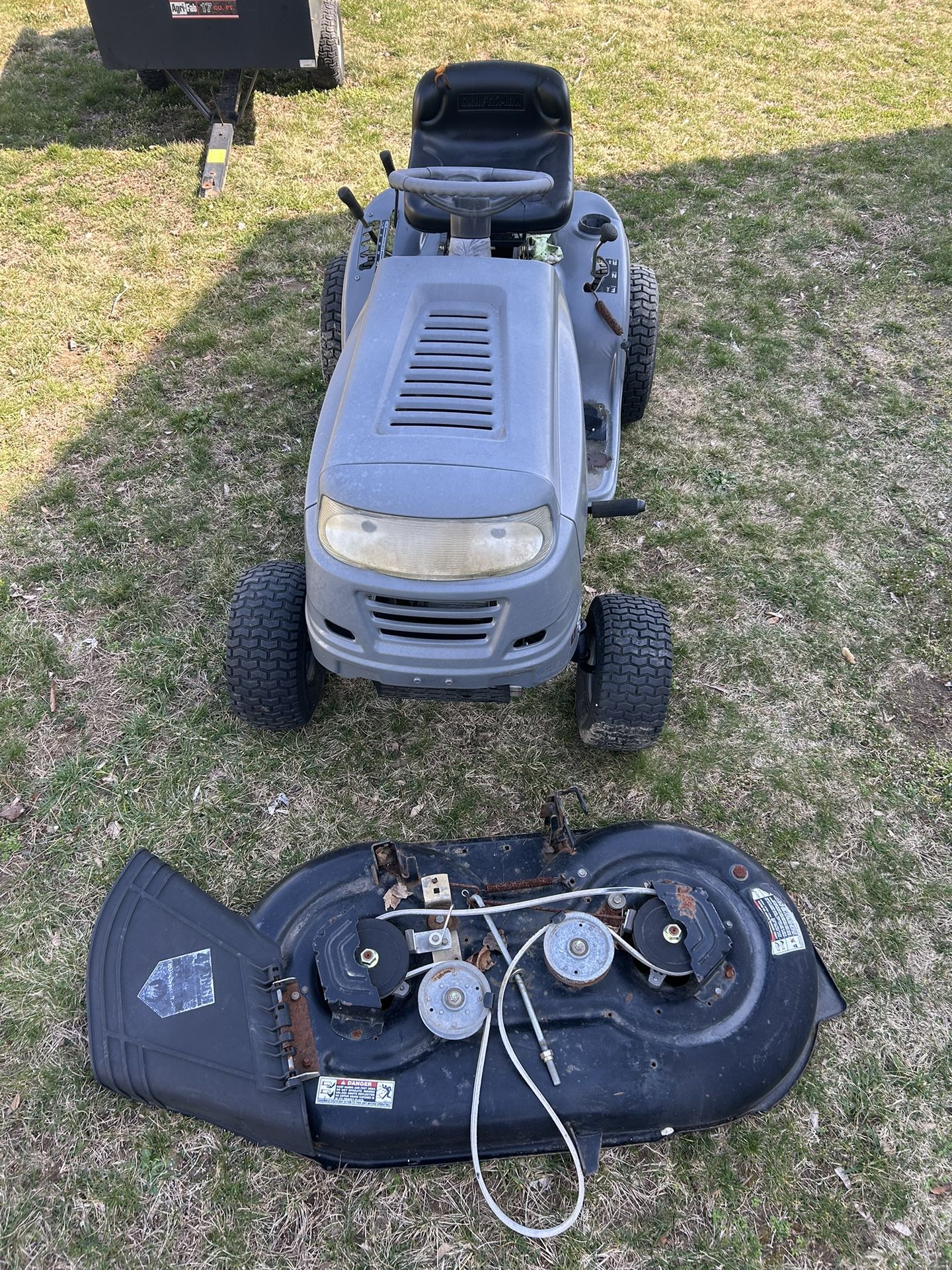 Riding Lawnmower 