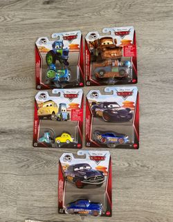 Clutch aid racing, mater with balloon, fabulous lighting McQueen, dirt track fabulous Hudson, luigi & guido