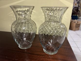 Set of 2 vase $15 takes both