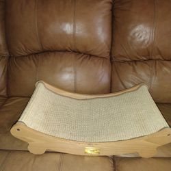 Sisal And Wood Cat Scratching Pad and Bed